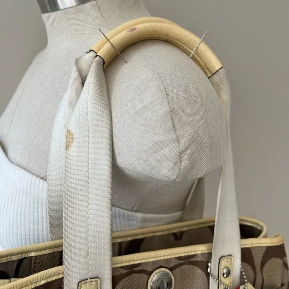 Coach Daisy signature tote tan brown yellow shoulder bag - Picture 8 of 11